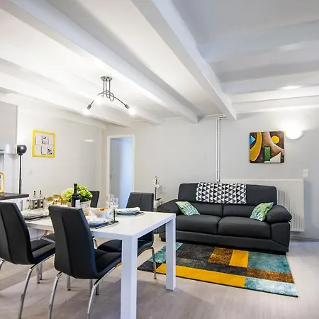 House Turquoise Biograd Na Moru