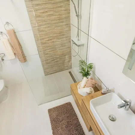 House Turquoise Biograd Na Moru
